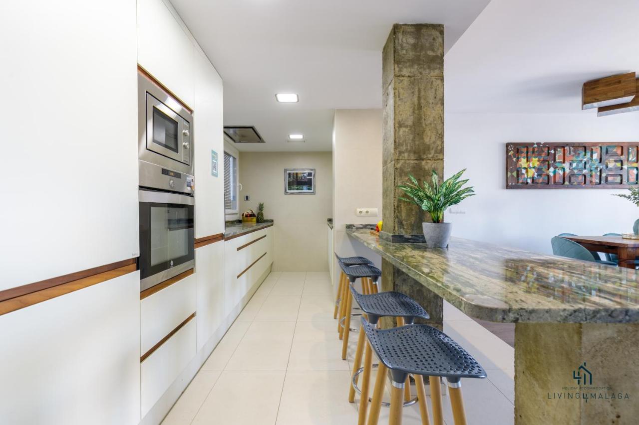 Appartamento Living4Malaga Theatre Square Terrace Esterno foto