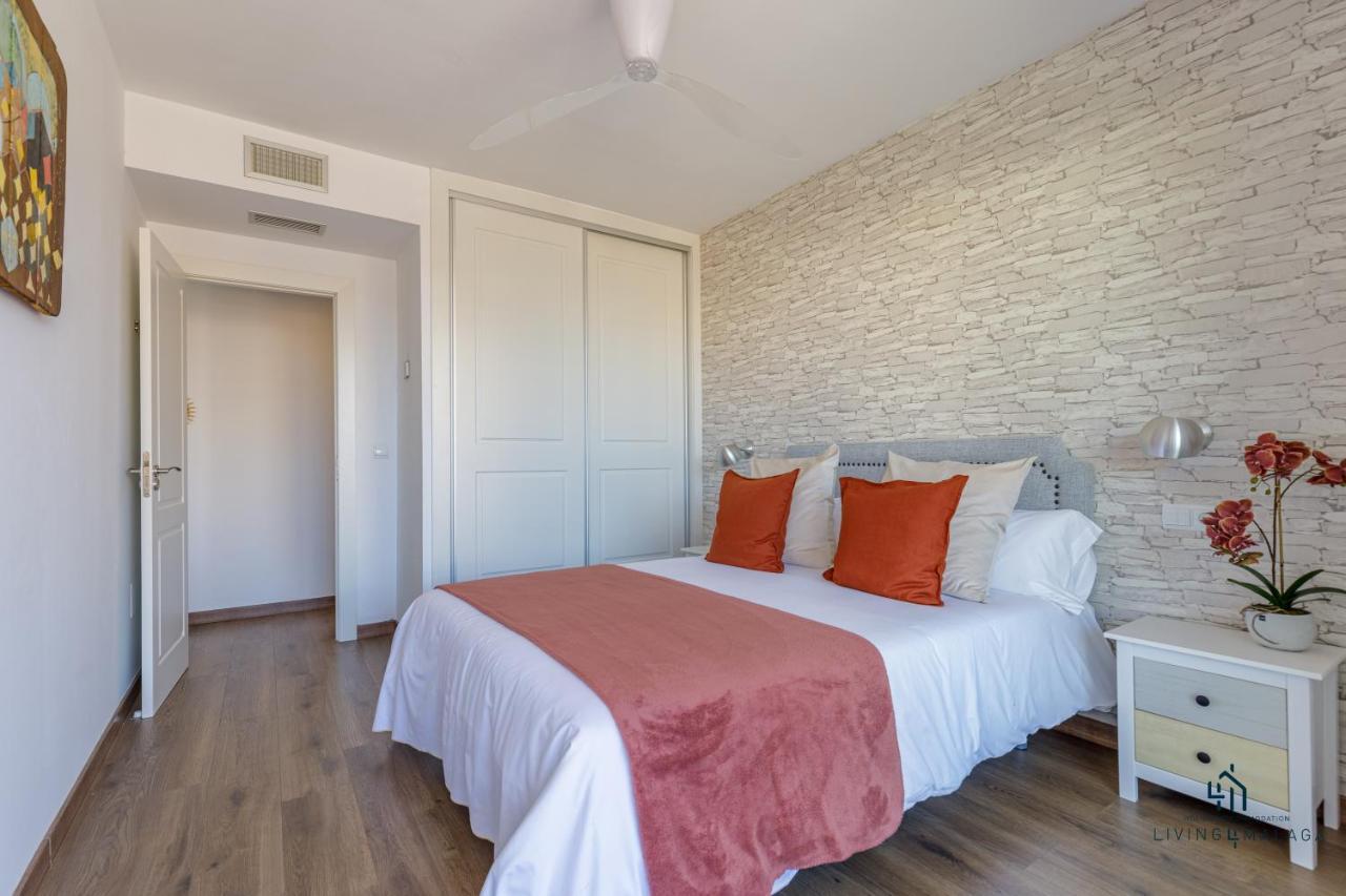Appartamento Living4Malaga Theatre Square Terrace Esterno foto