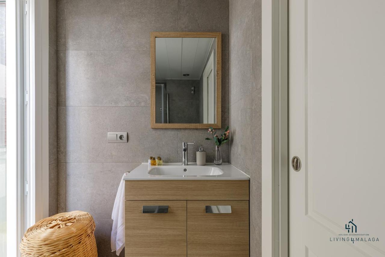 Appartamento Living4Malaga Theatre Square Terrace Esterno foto