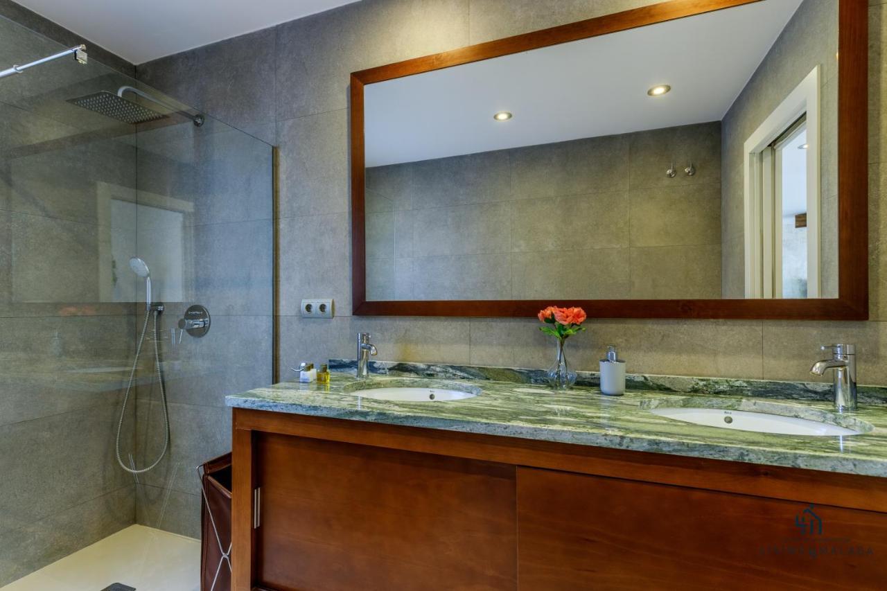 Appartamento Living4Malaga Theatre Square Terrace Esterno foto